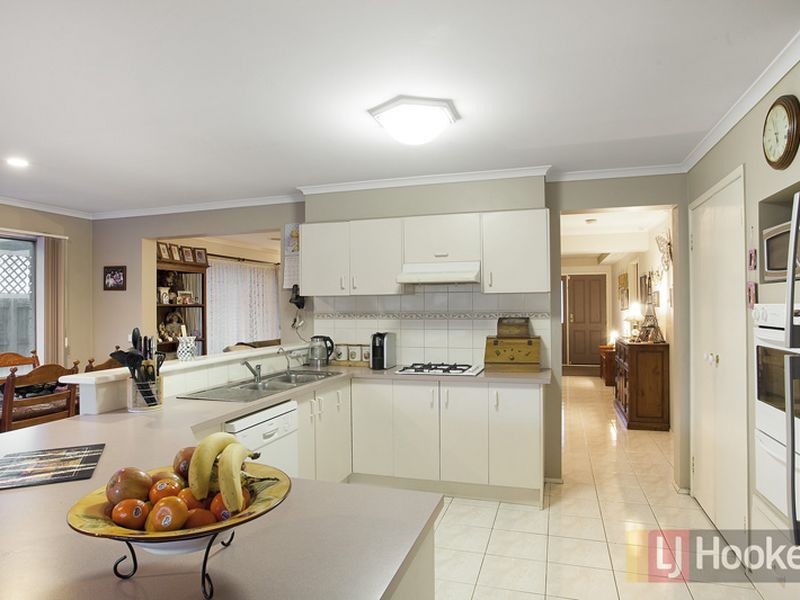 7 Robinswood Parade, Narre Warren South VIC 3805