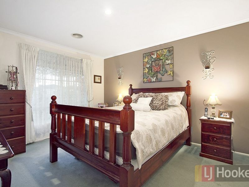 7 Robinswood Parade, Narre Warren South VIC 3805