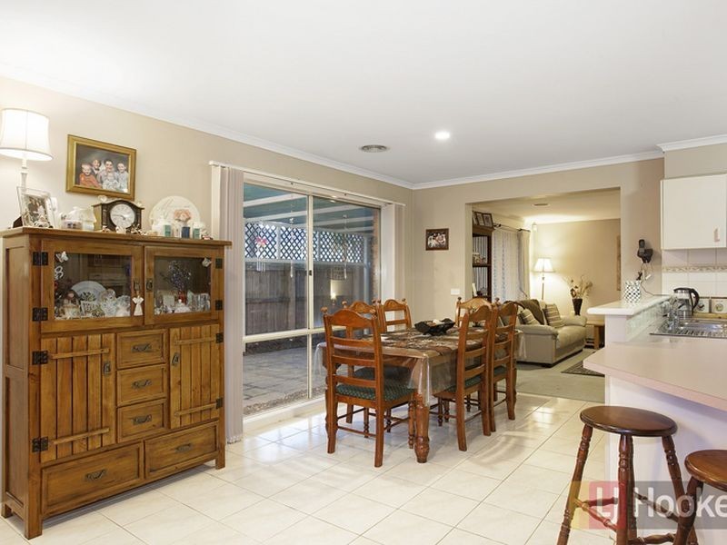 7 Robinswood Parade, Narre Warren South VIC 3805
