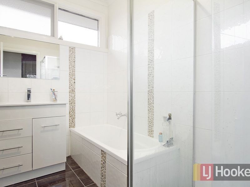 15 Parkland Avenue, Hampton Park VIC 3976