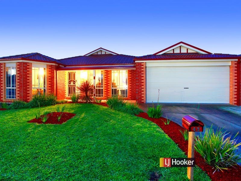 43 Chisholm Crescent, Narre Warren South VIC 3805