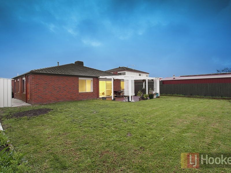 27 Beethoven Drive, Narre Warren South VIC 3805
