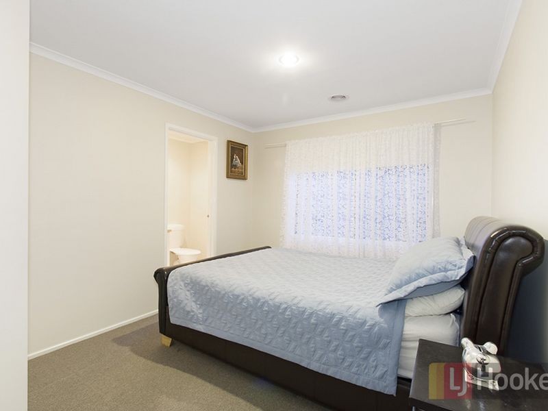 27 Beethoven Drive, Narre Warren South VIC 3805