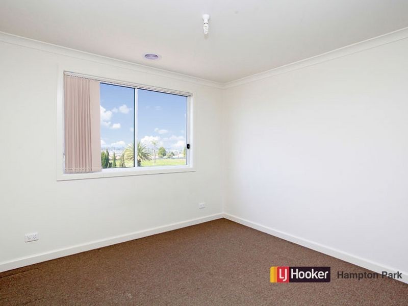 14/4 Young Road, Hallam VIC 3803