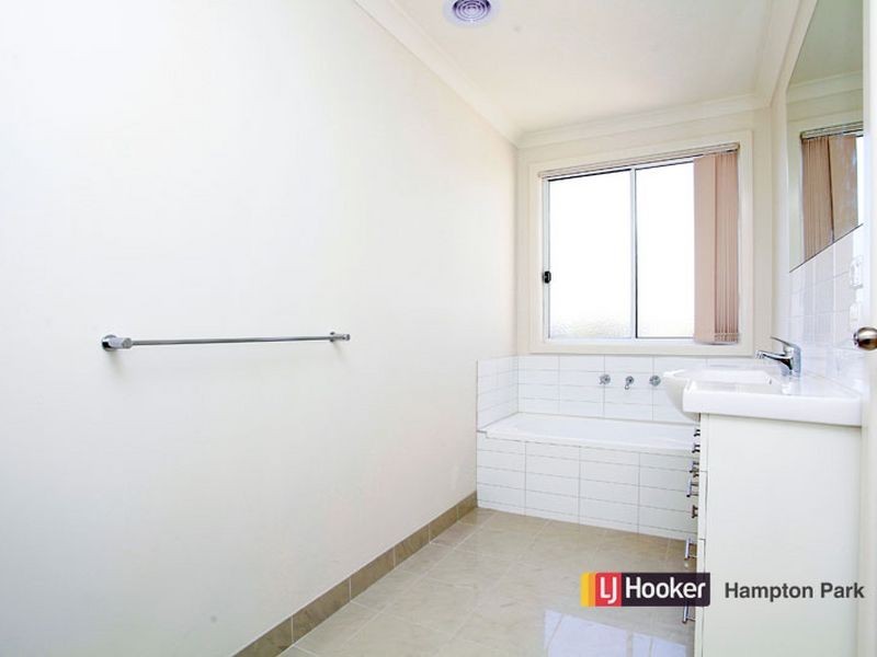 14/4 Young Road, Hallam VIC 3803