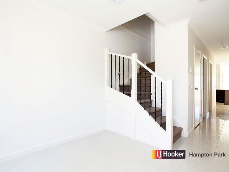 14/4 Young Road, Hallam VIC 3803