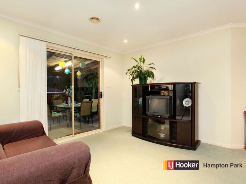 18 Redwood Avenue, Hampton Park VIC 3976