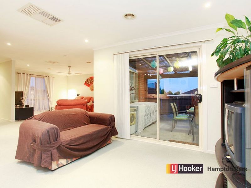 18 Redwood Avenue, Hampton Park VIC 3976