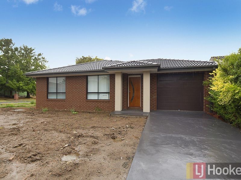 1/18 Pittosporum Grove, Doveton VIC 3177