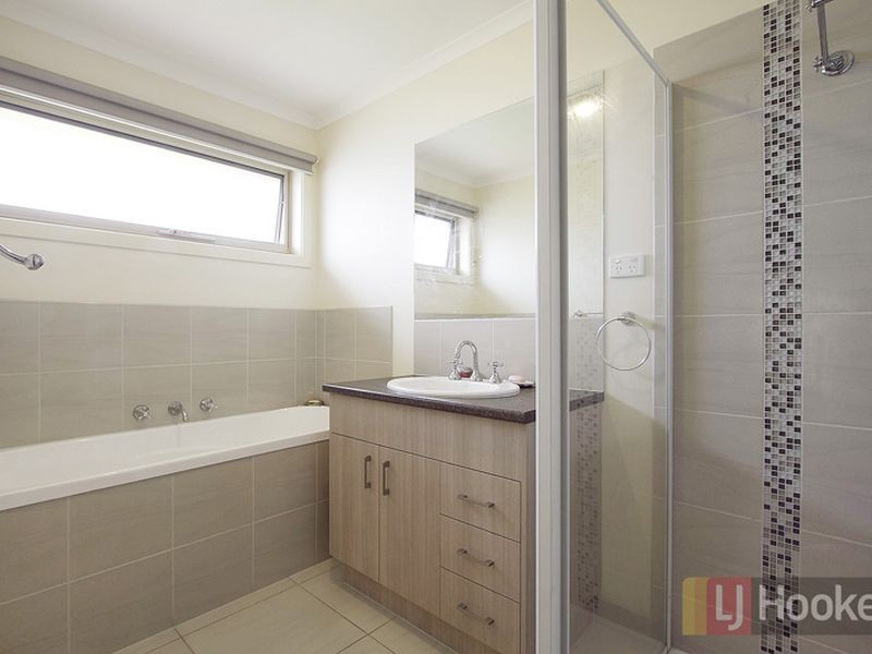 80 Warana Drive, Hampton Park VIC 3976