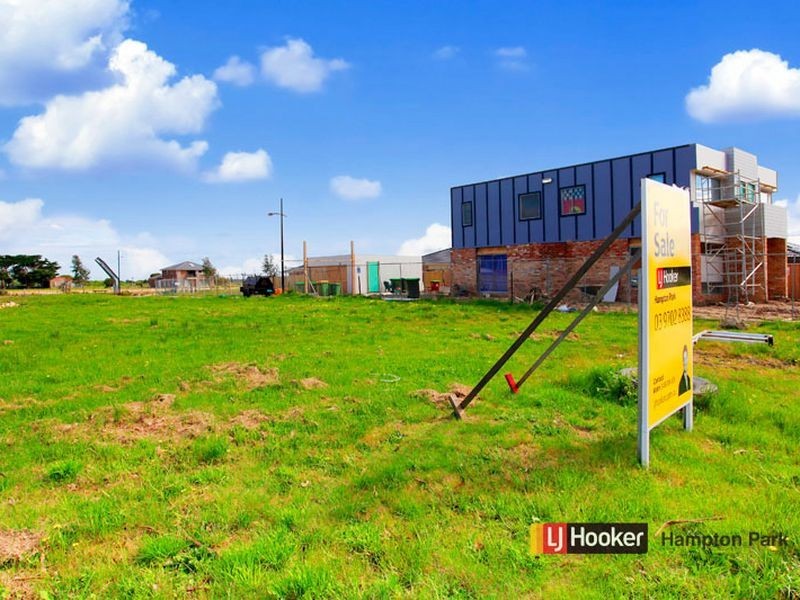 33 Bridge Road, Officer VIC 3809