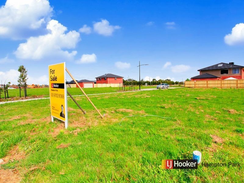 48 Cyan Crescent, Officer VIC 3809