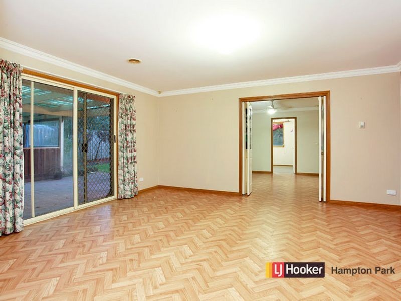 9 Norman Place, Narre Warren VIC 3805