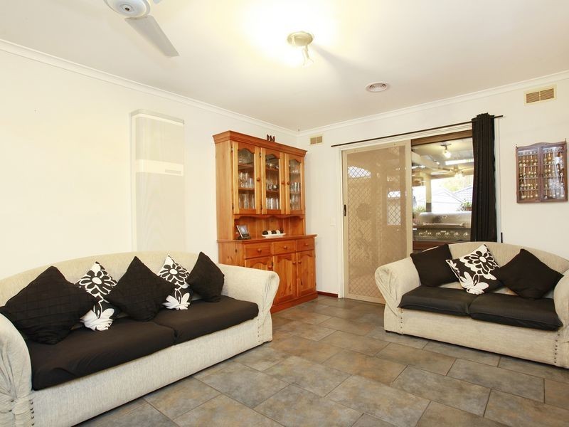 31 James Cook Drive, Cranbourne VIC 3977