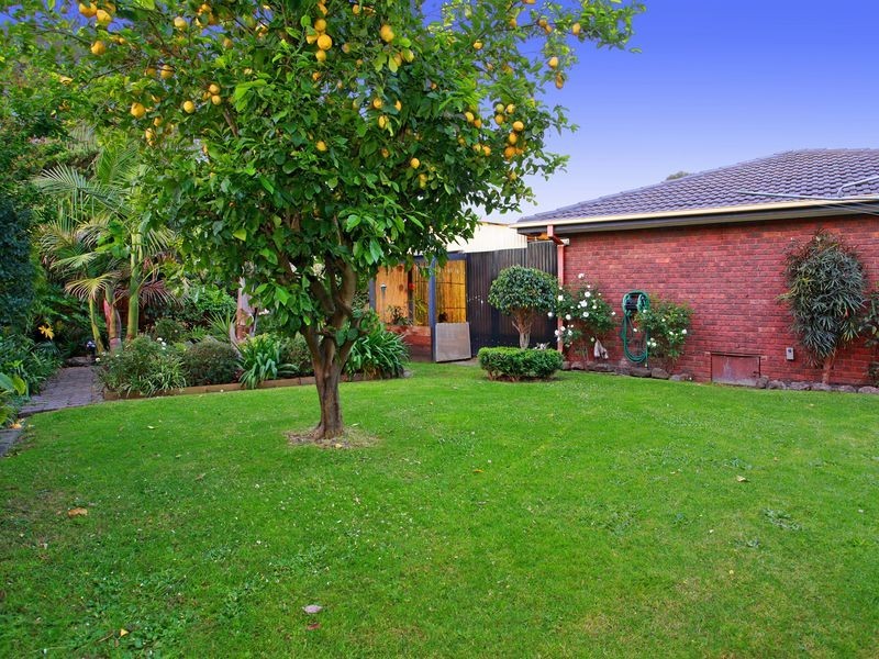 31 James Cook Drive, Cranbourne VIC 3977
