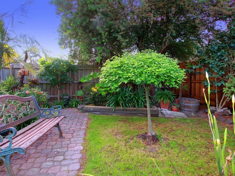 31 James Cook Drive, Cranbourne VIC 3977