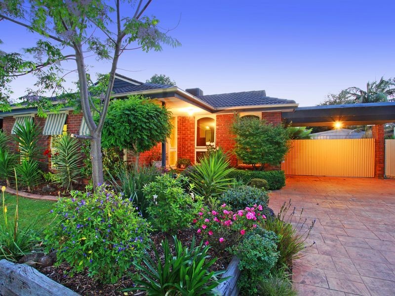 31 James Cook Drive, Cranbourne VIC 3977