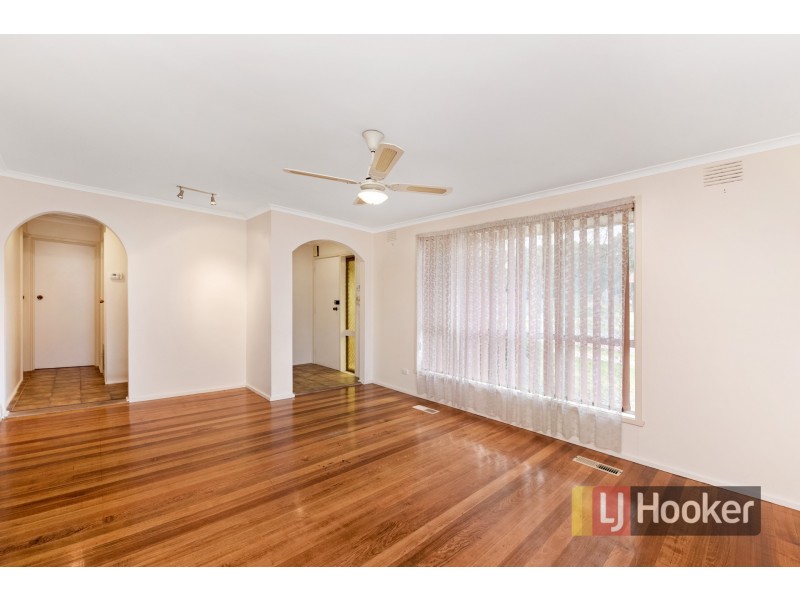 13 Oaktree Drive, Hampton Park VIC 3976