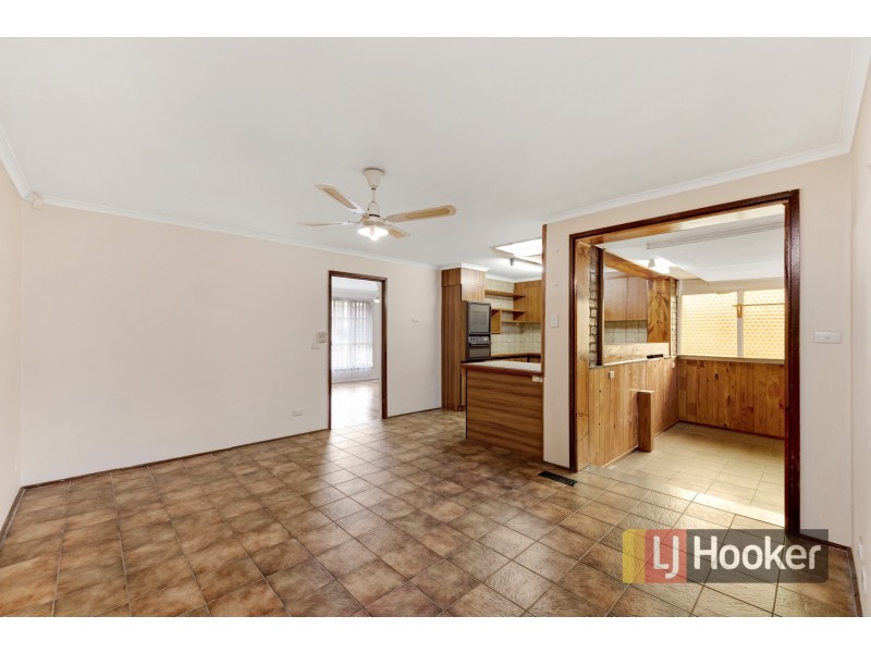 13 Oaktree Drive, Hampton Park VIC 3976