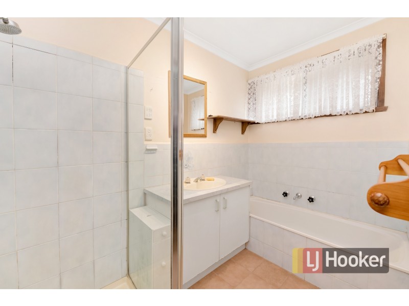 13 Oaktree Drive, Hampton Park VIC 3976