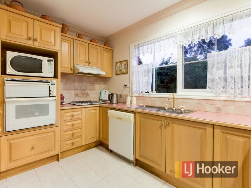 26 Ravensthorpe Crescent, Narre Warren VIC 3805