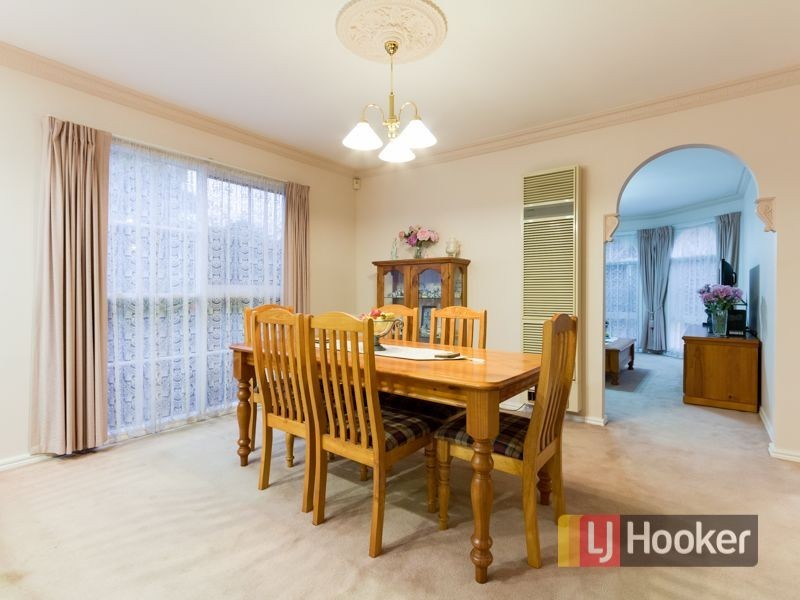 26 Ravensthorpe Crescent, Narre Warren VIC 3805