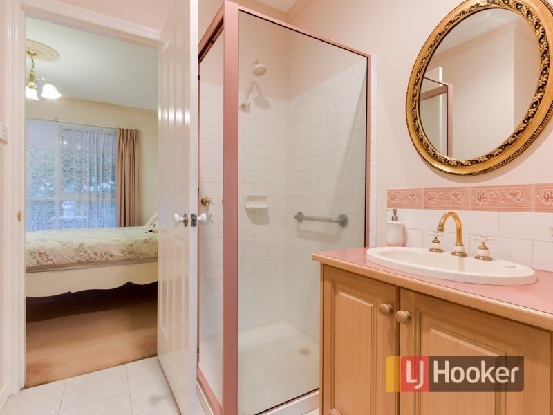 26 Ravensthorpe Crescent, Narre Warren VIC 3805