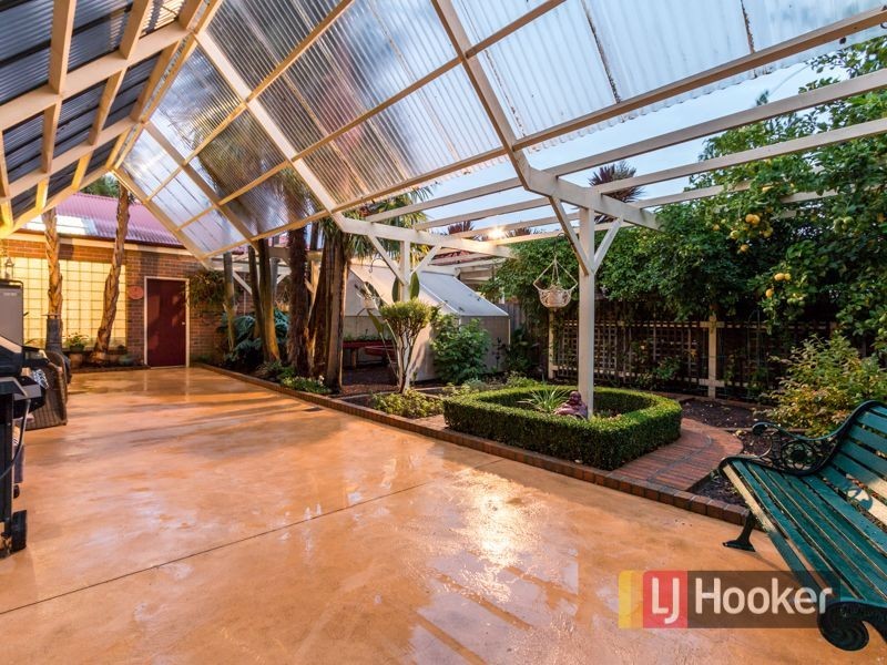 26 Ravensthorpe Crescent, Narre Warren VIC 3805