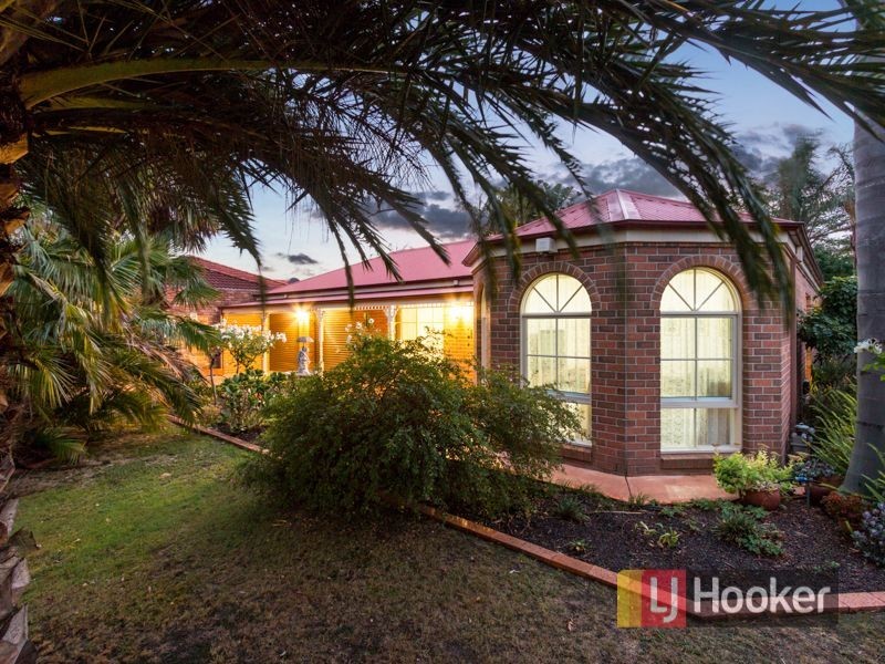 26 Ravensthorpe Crescent, Narre Warren VIC 3805