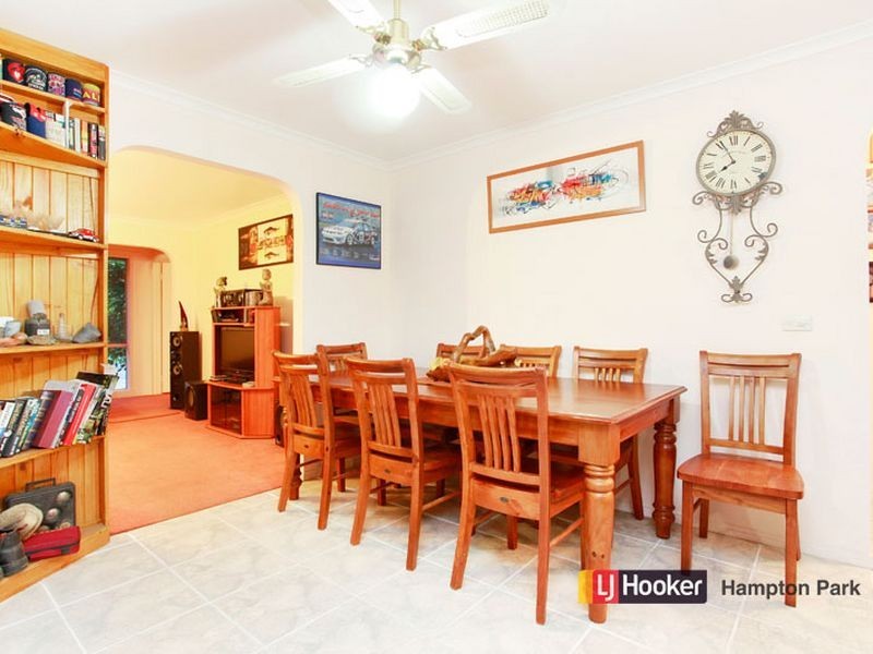 16 Eclipse Court, Hampton Park VIC 3976