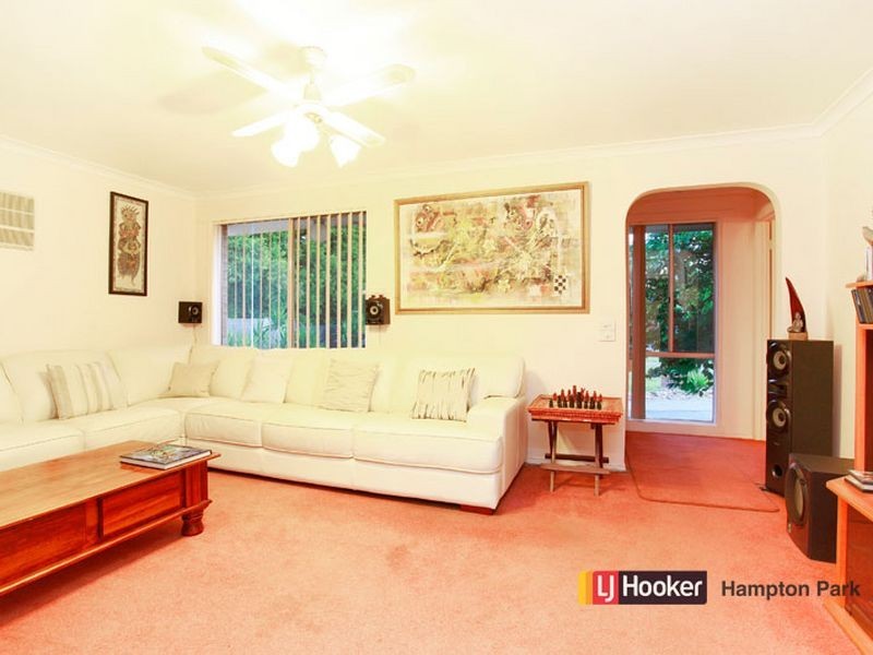 16 Eclipse Court, Hampton Park VIC 3976