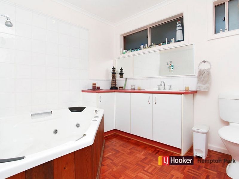 16 Eclipse Court, Hampton Park VIC 3976