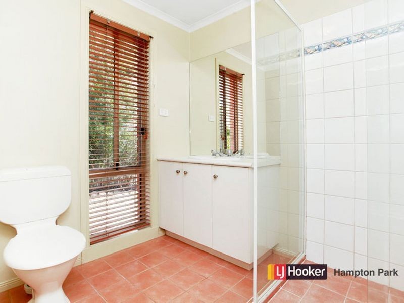 112 Langbourne Drive, Narre Warren South VIC 3805