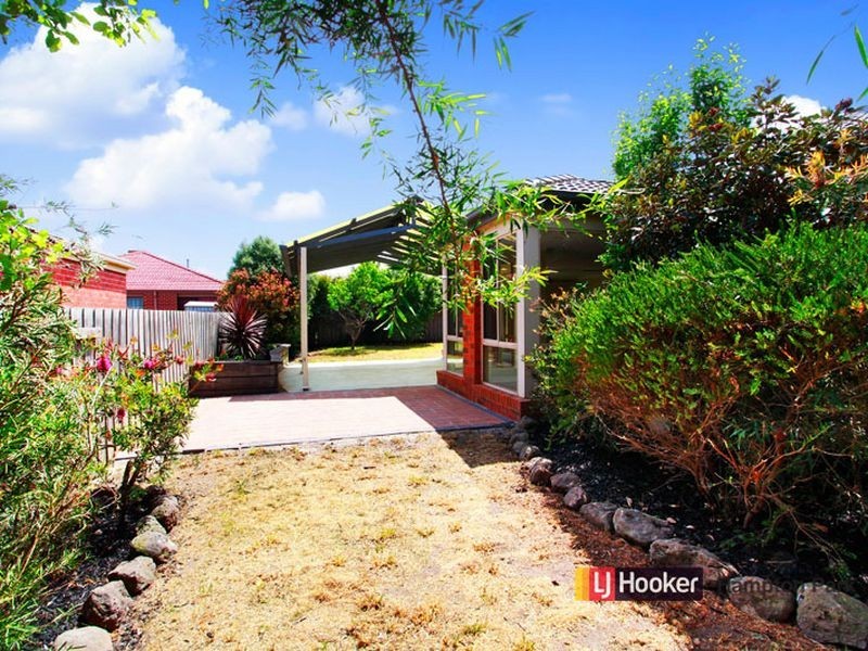 112 Langbourne Drive, Narre Warren South VIC 3805