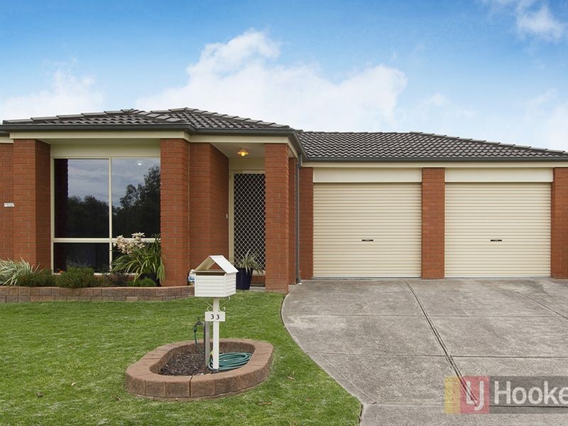 33 Lochard Terrace, Narre Warren South VIC 3805
