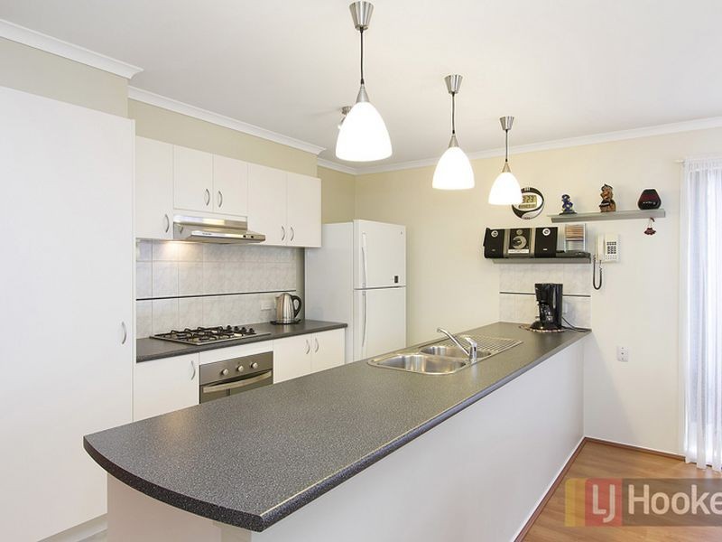 33 Lochard Terrace, Narre Warren South VIC 3805