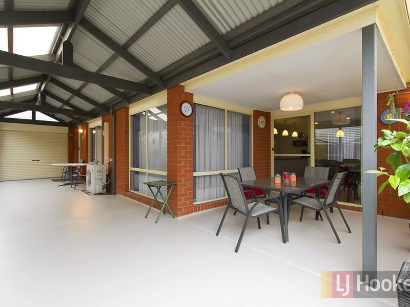 33 Lochard Terrace, Narre Warren South VIC 3805