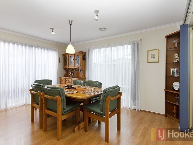 33 Lochard Terrace, Narre Warren South VIC 3805
