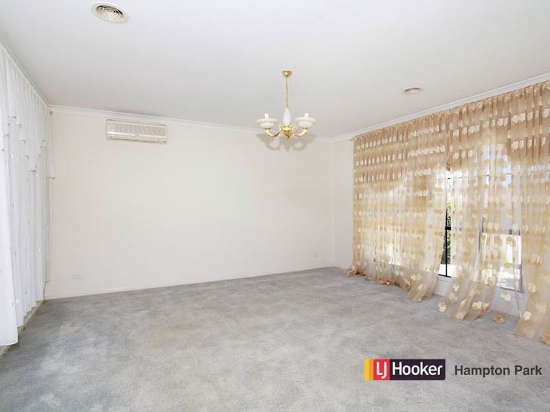 30 Redwood Avenue, Hampton Park VIC 3976
