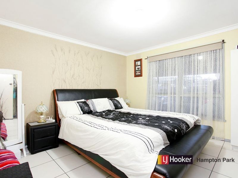 13 Hampton Drive, Hampton Park VIC 3976