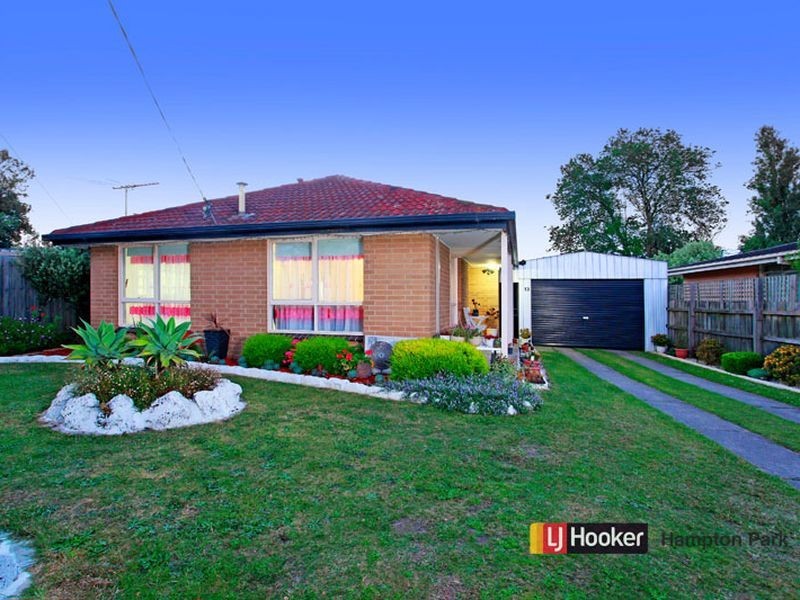 13 Hampton Drive, Hampton Park VIC 3976