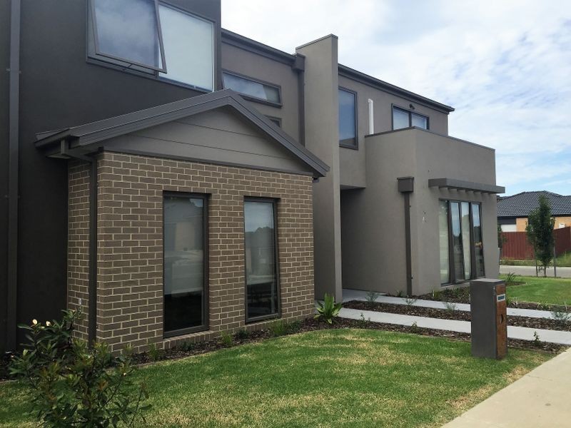 63 Fiorelli Boulevard, Cranbourne East VIC 3977