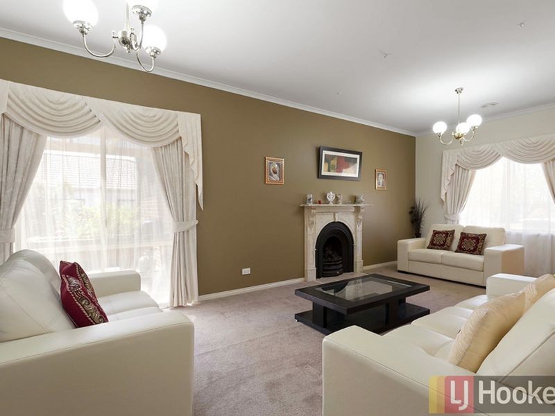 63 Wood Road, Narre Warren South VIC 3805