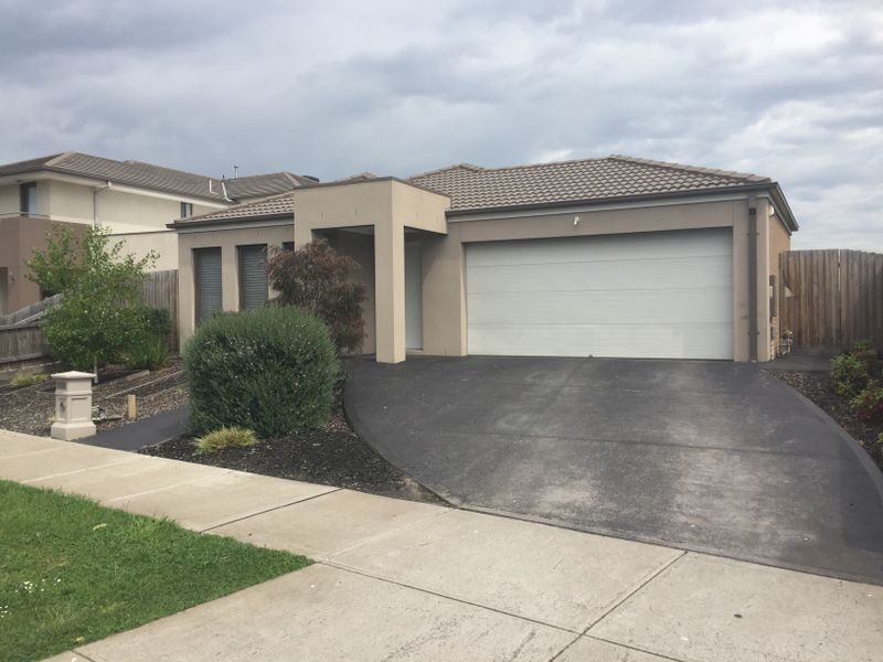 5 Waltzing Drive, Lynbrook VIC 3975