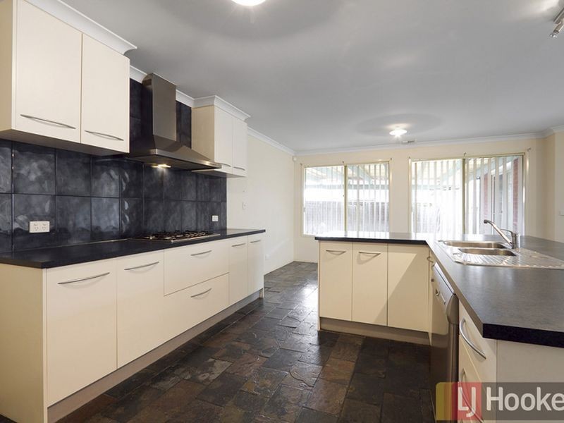 8 Kailah Court, Narre Warren South VIC 3805