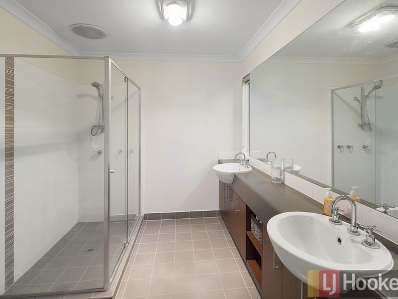 59 Westmoreland Avenue, Cranbourne North VIC 3977