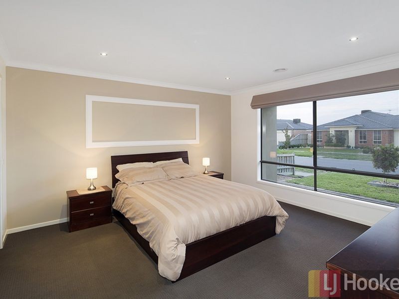 59 Westmoreland Avenue, Cranbourne North VIC 3977