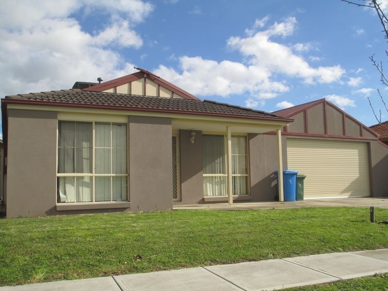 77 Laura Drive, Hampton Park VIC 3976