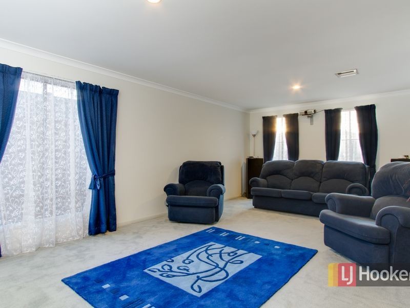 18 Osmington Circle, Narre Warren South VIC 3805