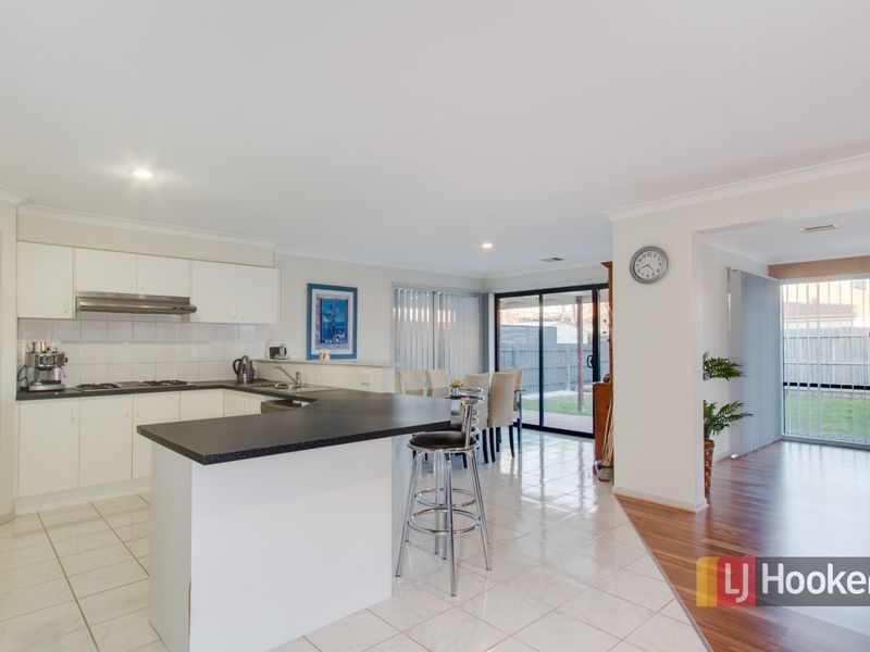 18 Osmington Circle, Narre Warren South VIC 3805